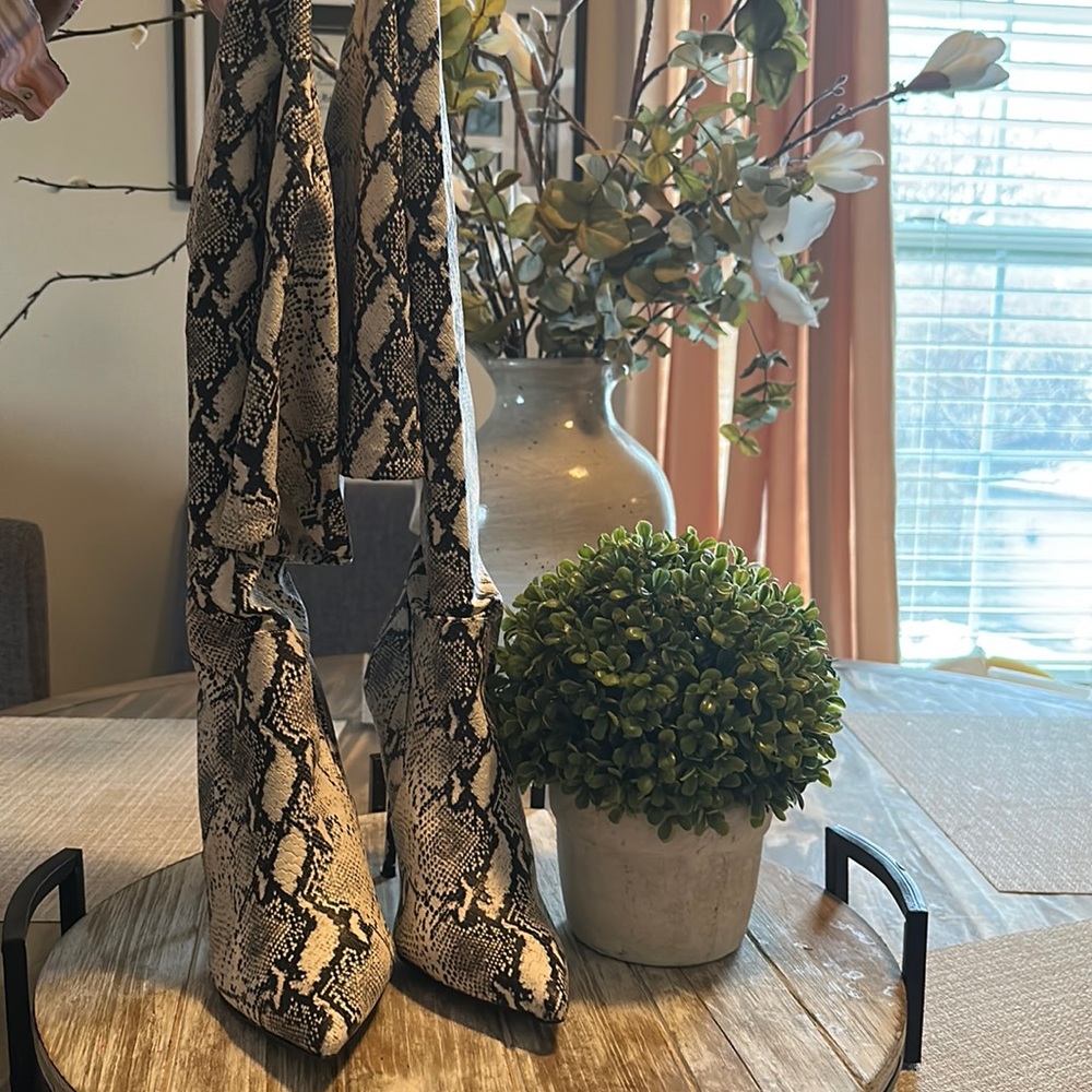 Steve Madden, Dominic boots 9 1/2